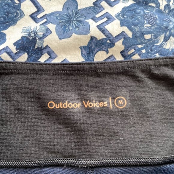 Outdoor Voices Two-Tone Warmup Crop Leggings - Picture 5 of 7